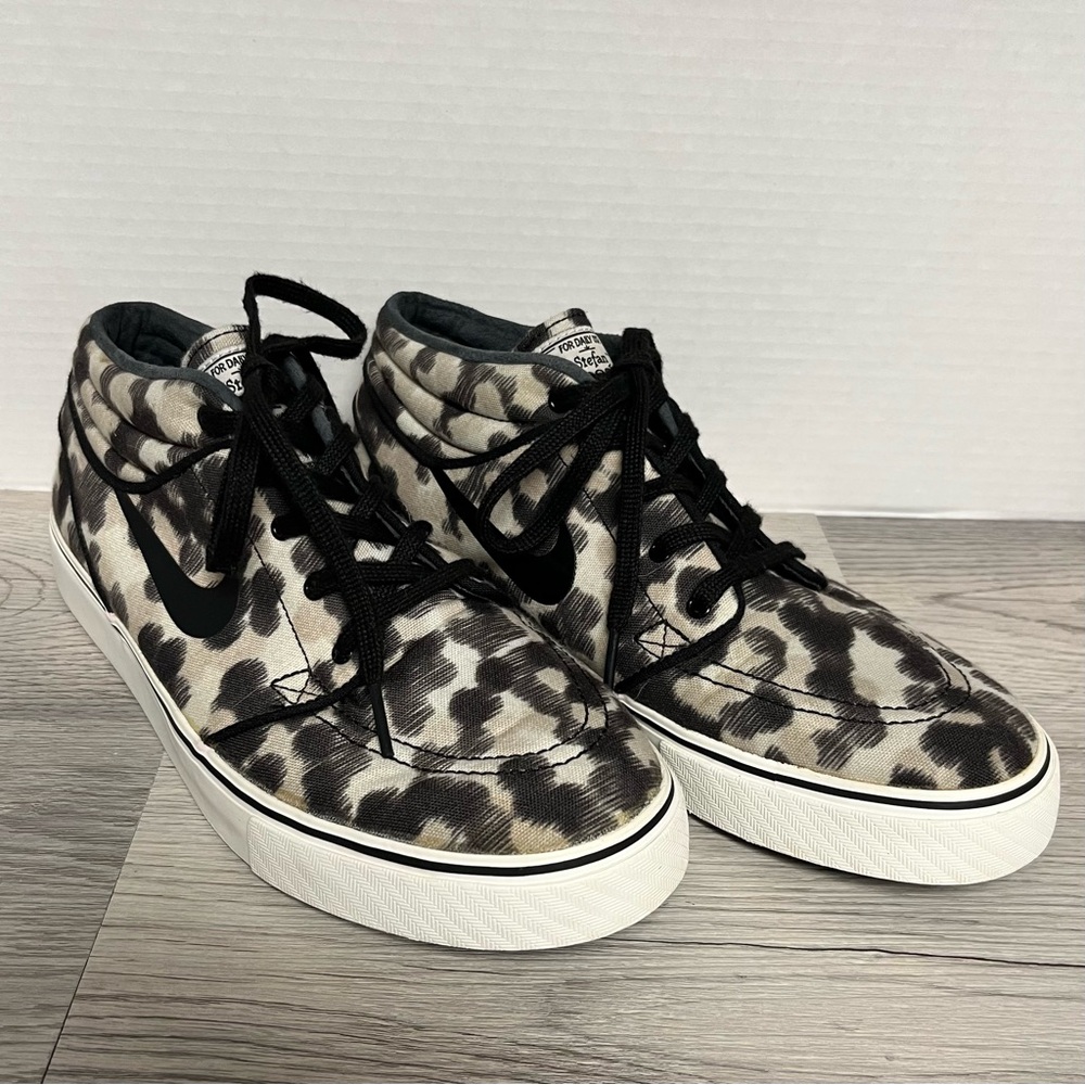 Nike SB Zoom Air Sneakers Stefan Janoski Mens Size 9 Canvas Mid Skate 443095-101
